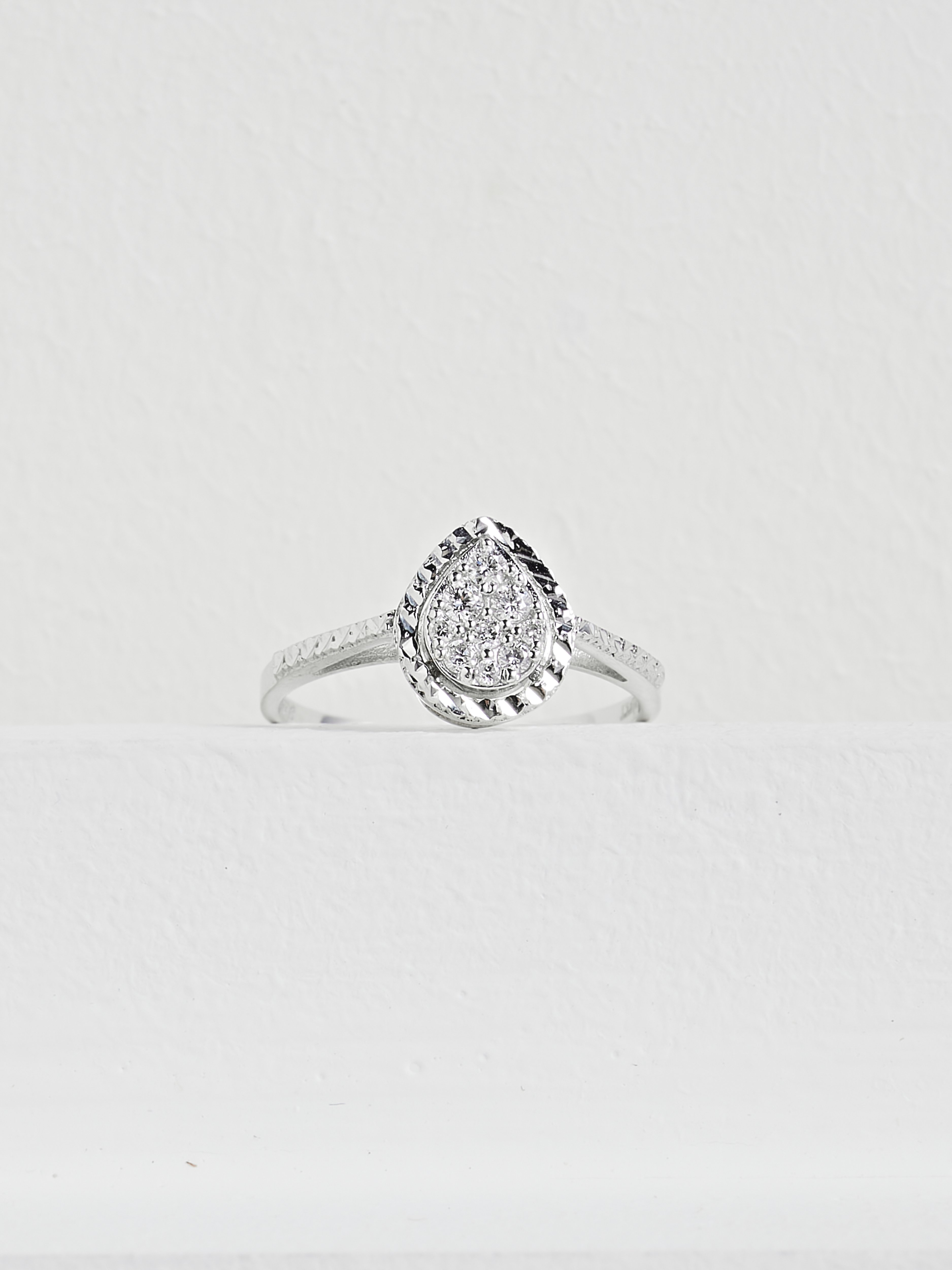 0.13 Karat Coranet Pırlanta Yüzük