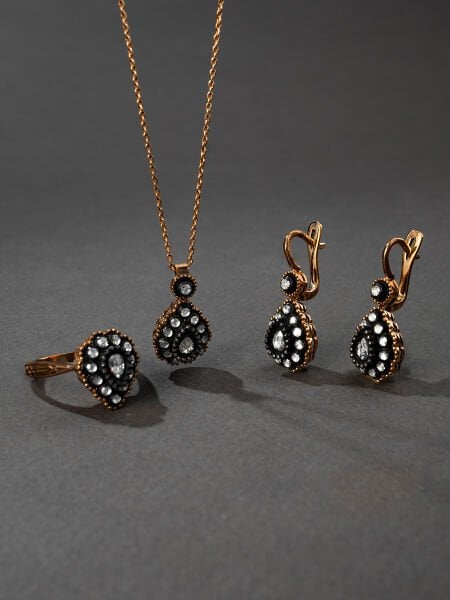 0.31 Karat Elmas Kolye