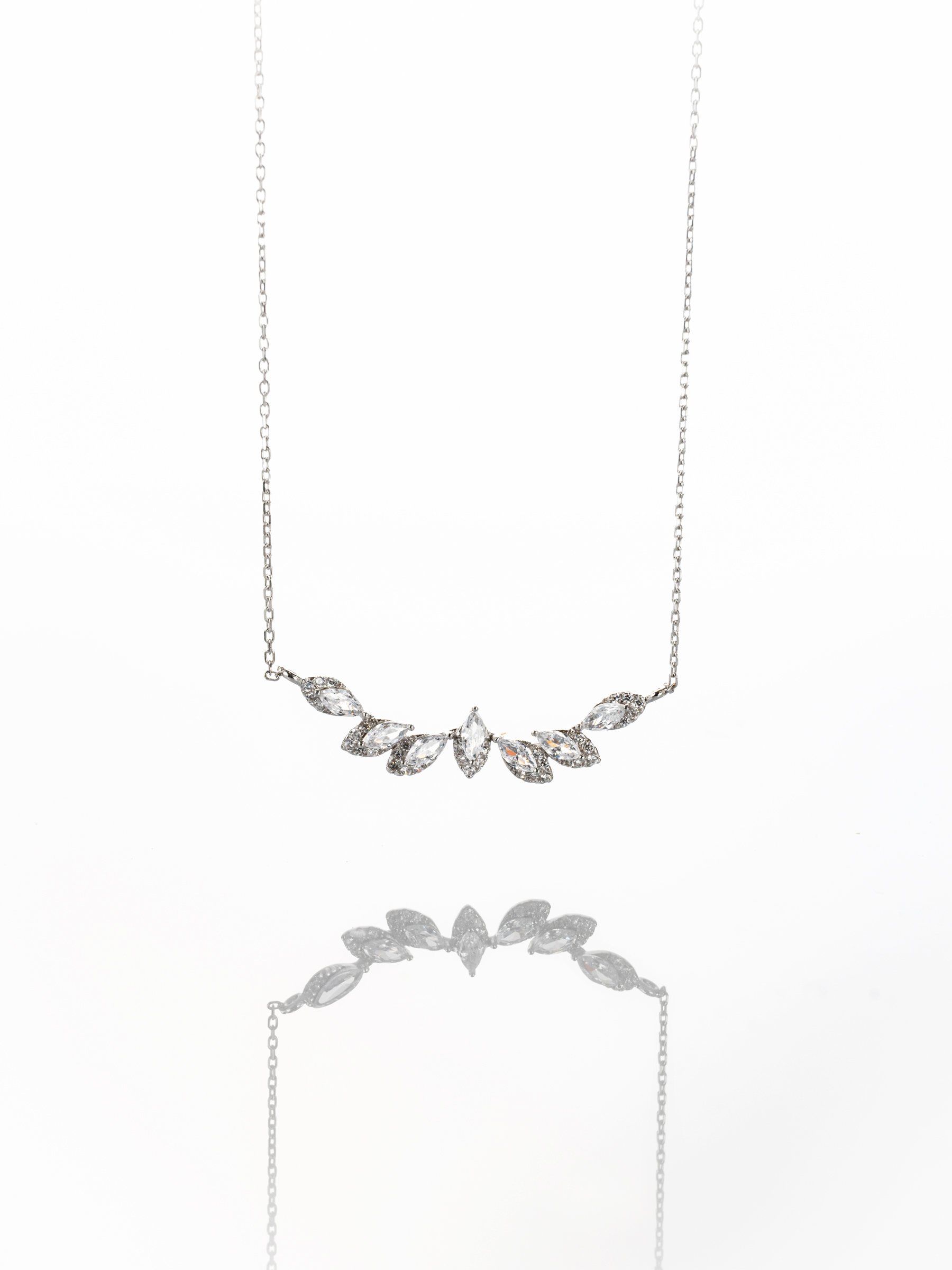 14 Ayar Beyaz Markiz Kesim Taşlı Kolye