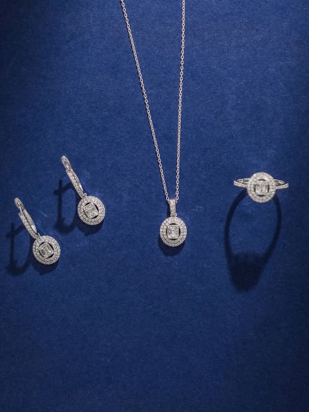 0.90 Karat Baget Pırlanta Küpe