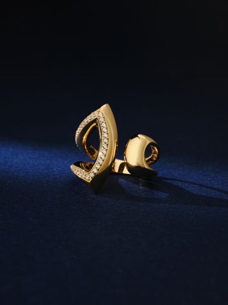 14 Ayar Sıra Taşlı Fantezi Yüzük