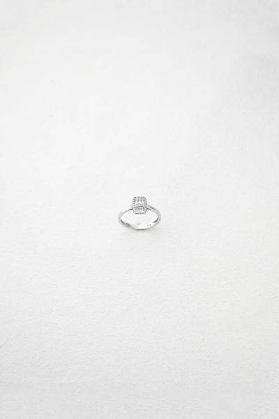 14 Ayar Beyaz Taşlı Baget Yüzük