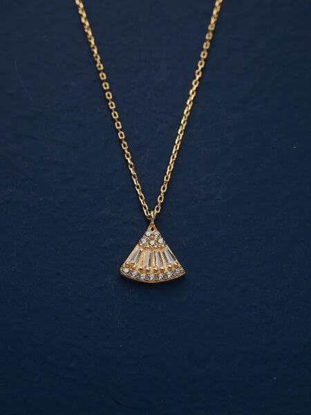 14 Ayar Taşlı Tasarım Kolye