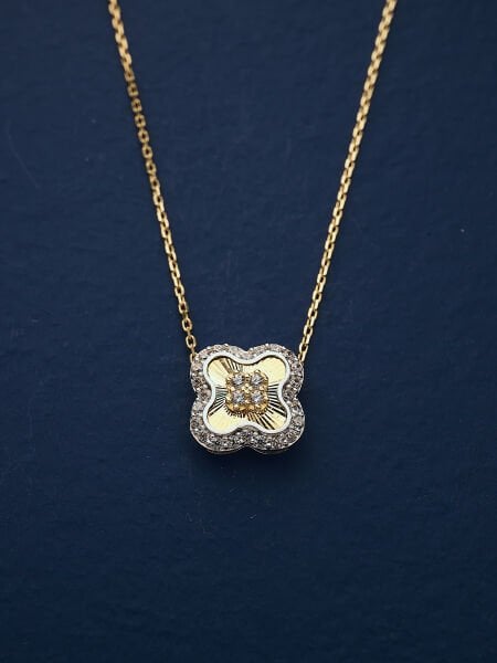 14 Ayar Taşlı Tasarım Kolye