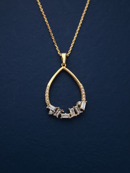 14 Ayar Taşlı Tasarım Kolye