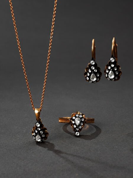 0.24 Karat Elmas Kolye