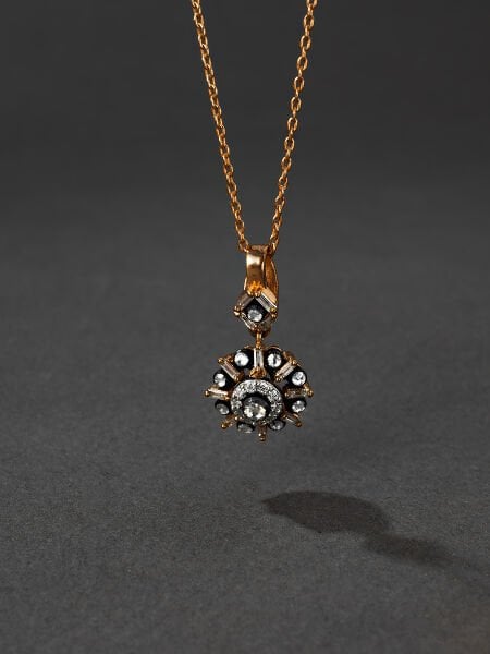 0.36 Karat Elmas Kolye