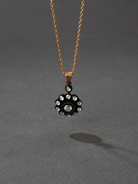 0.30 Karat Elmas Kolye