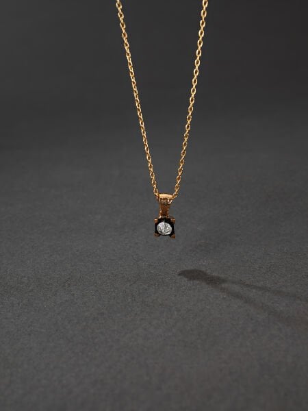 0.08 Karat Elmas Kolye