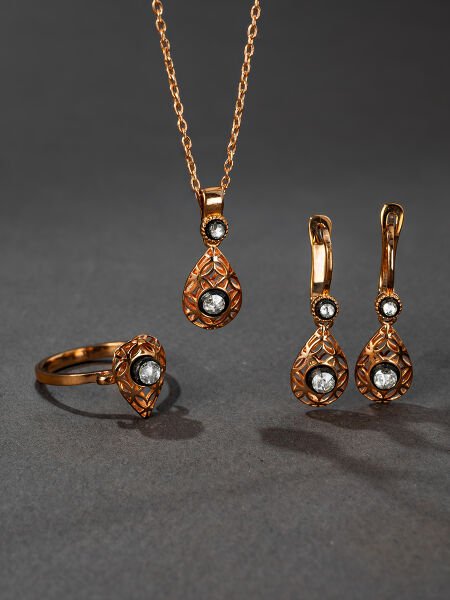 0.08 Karat Elmas Kolye