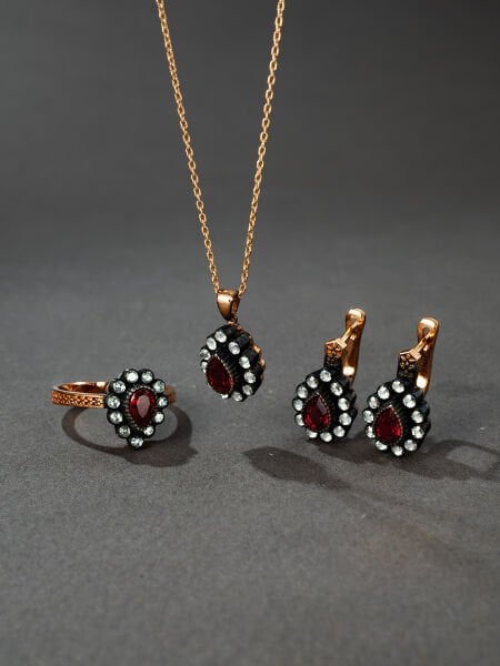 Damla Yakut Taşlı Elmas Küpe