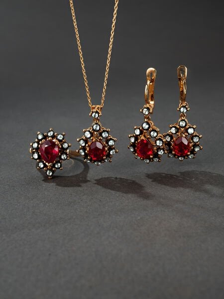 Damla Yakut Taşlı Elmas Kolye