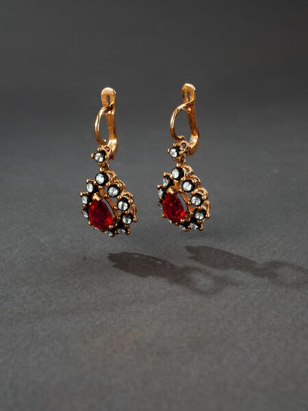 Damla Yakut Taşlı Elmas Küpe