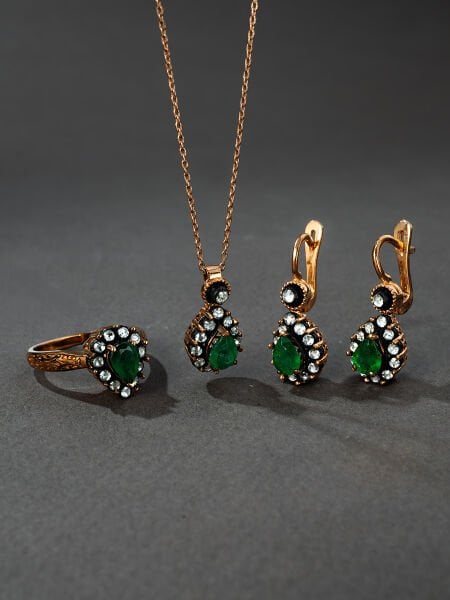 Damla Zümrüt Taşlı Elmas Yüzük