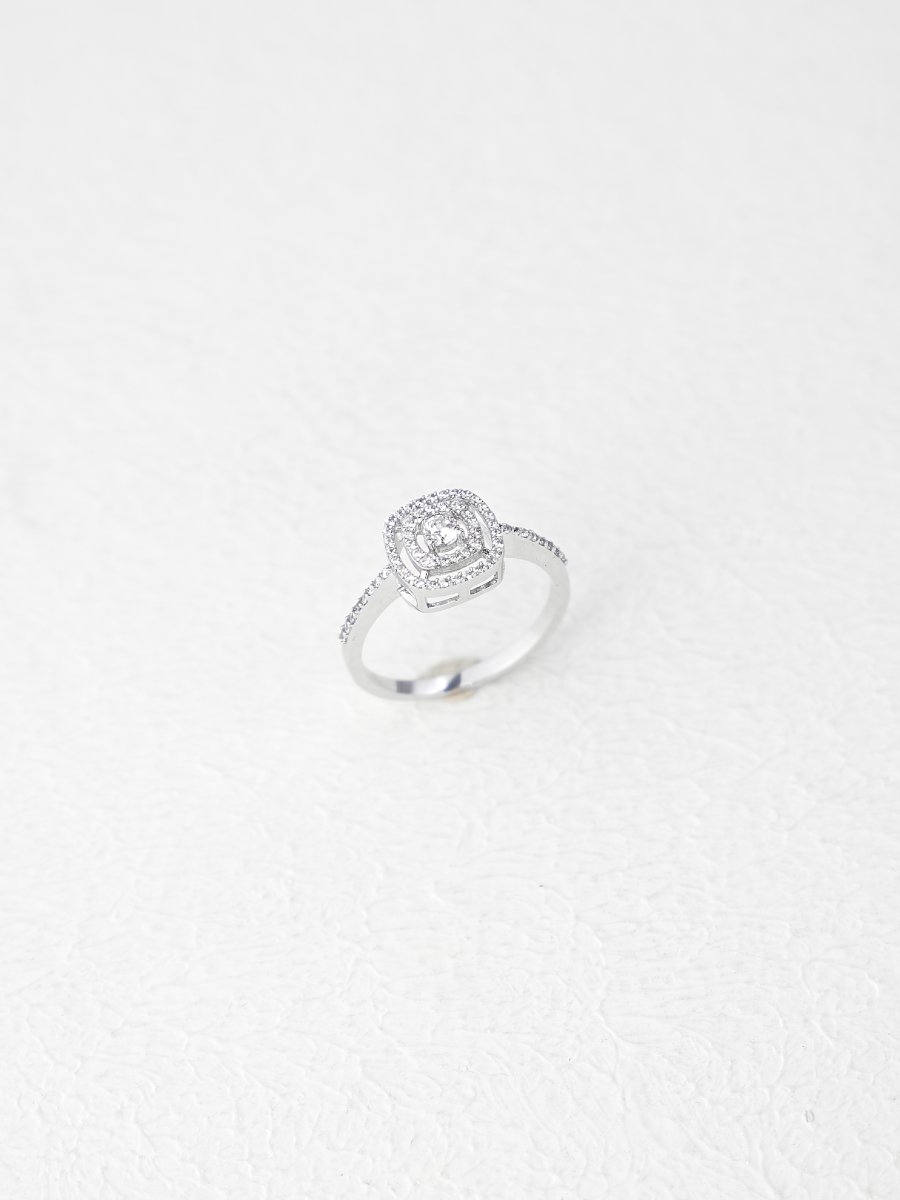 14 Ayar Beyaz Taşlı Yüzük