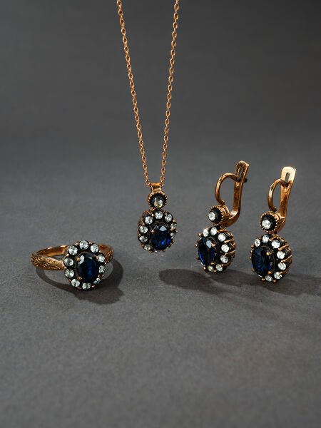 Oval Safir Taşlı Elmas Kolye