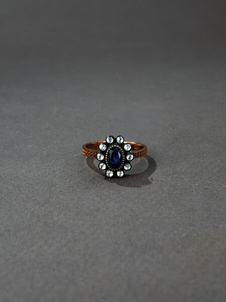 Oval Safir Taşlı Elmas Yüzük
