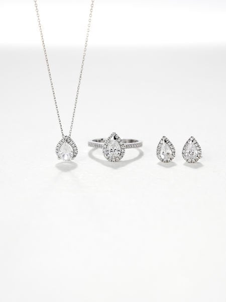 14 Ayar Beyaz Taşlı Küpe