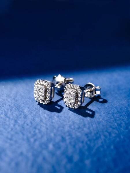 0.12 Karat Pırlanta Baget Küpe