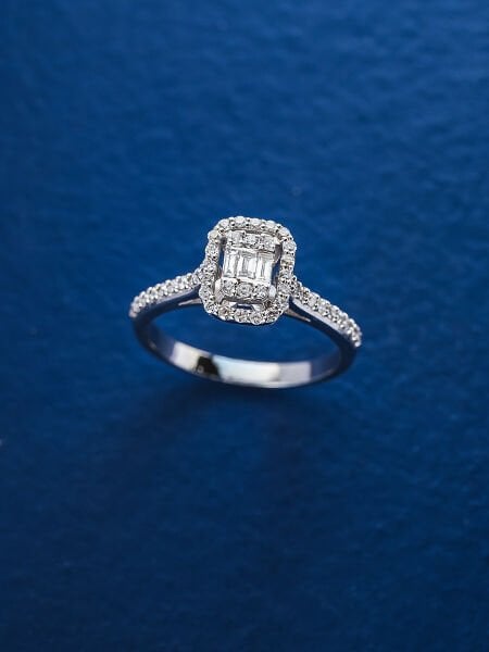 0.39 Karat Pırlanta Baget Yüzük