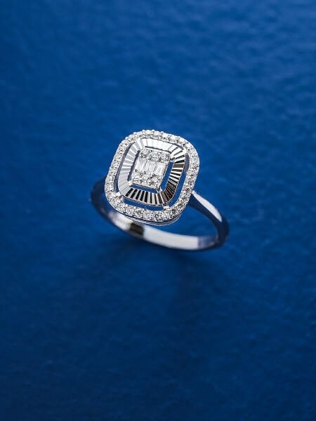 0.24 Karat Pırlanta Baget Yüzük