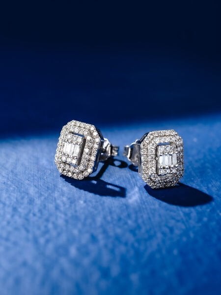 0.58 Karat Pırlanta Baget Küpe