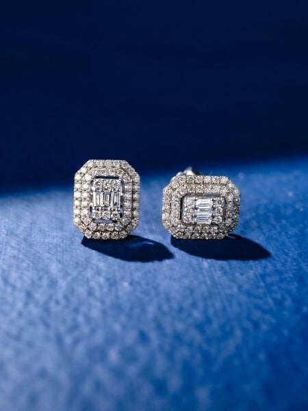 0.58 Karat Pırlanta Baget Küpe