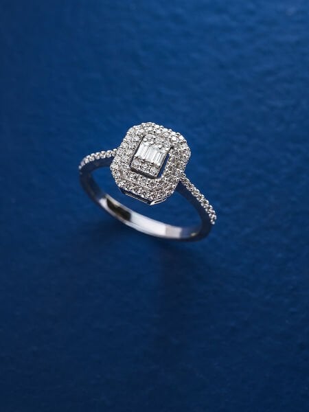 0.37 Karat Pırlanta Baget Yüzük