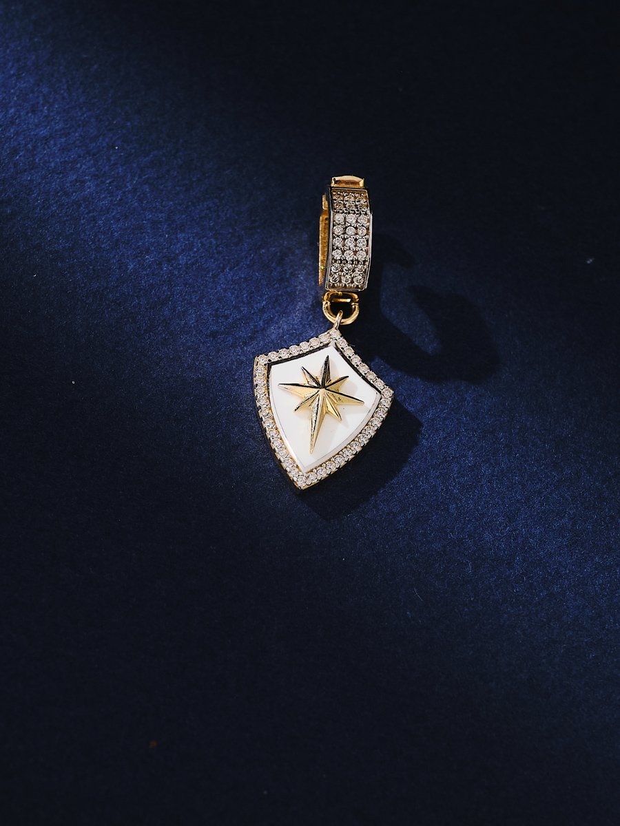 14 Ayar Beyaz Mineli Kalkan Kolye Ucu Charm