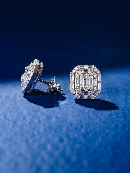 1.01 Karat Pırlanta Baget Küpe