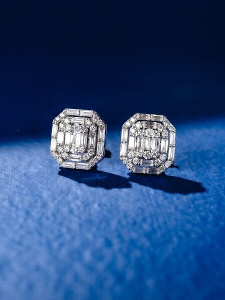 1.01 Karat Pırlanta Baget Küpe