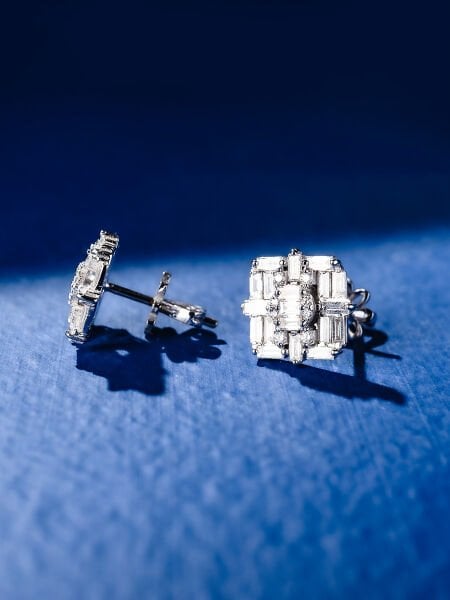 0.97 Karat Pırlanta Baget Küpe