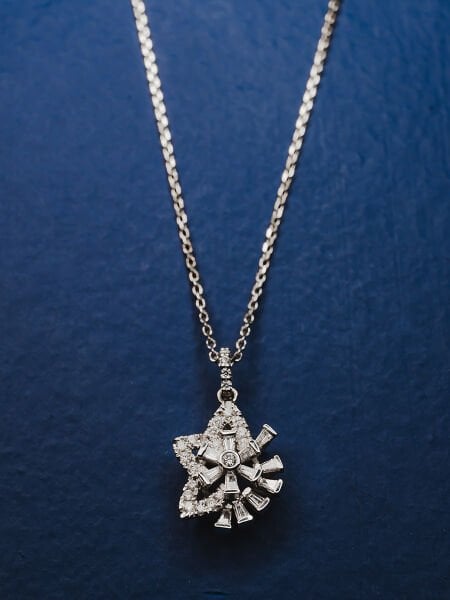 0.25 Karat Pırlanta Baget Kolye