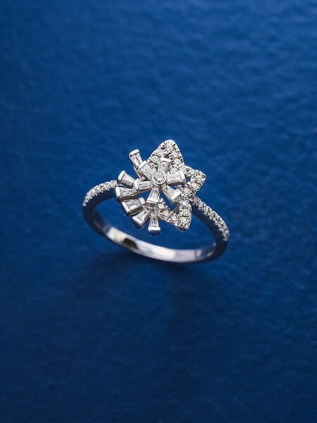 0.30 Karat Pırlanta Baget Yüzük