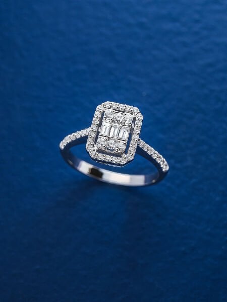 0.26 Karat Pırlanta Baget Yüzük