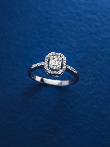 0.24 Karat Pırlanta Baget Yüzük