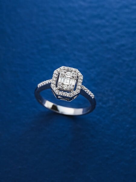 0.31 Karat Pırlanta Baget Yüzük