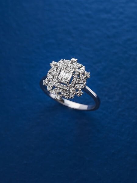 0.40 Karat Pırlanta Baget Yüzük