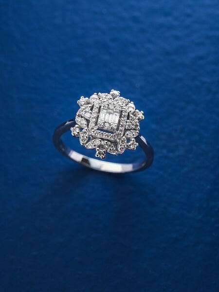 0.40 Karat Pırlanta Baget Yüzük