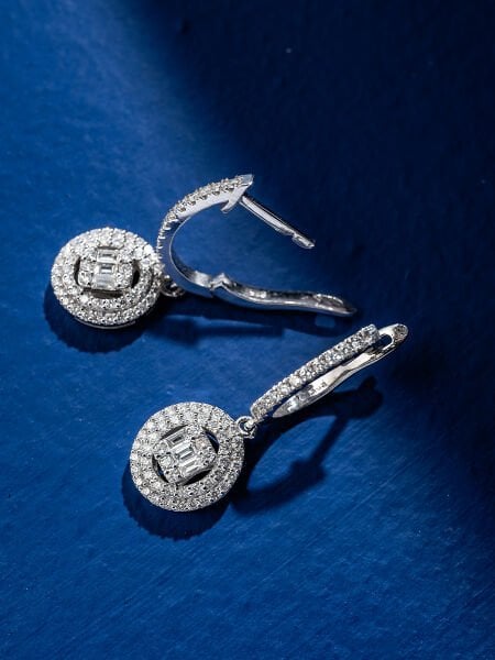 0.90 Karat Pırlanta Baget Küpe