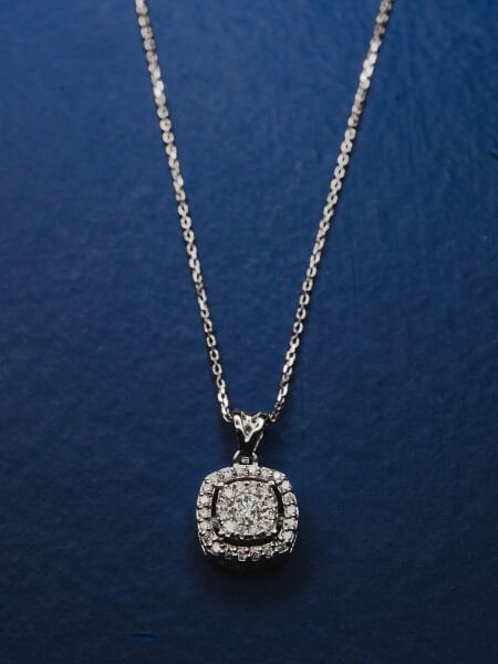 0.28 Karat Pırlanta Coronet Kolye