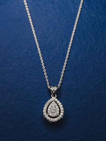 0.23 Karat Pırlanta Coronet Kolye