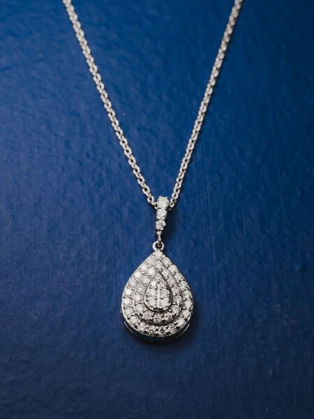 0.47 Karat Pırlanta Coronet Kolye