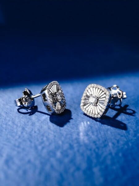 0.40 Karat Pırlanta Coronet Küpe