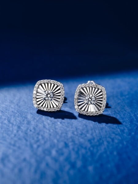 0.40 Karat Pırlanta Coronet Küpe