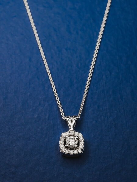 0.24 Karat Pırlanta Coronet Kolye