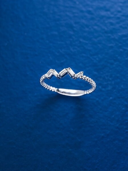 0.12 Karat Pırlanta Baget Yüzük