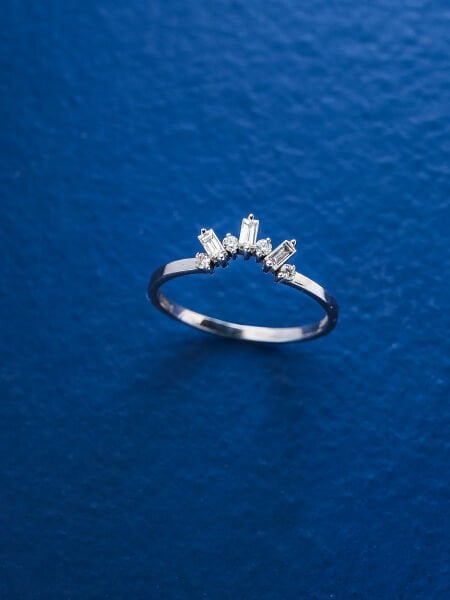 0.21 Karat Pırlanta Baget Yüzük